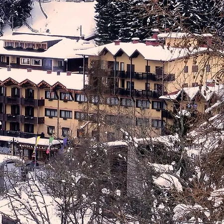Savoia Palace مادونا دي كامبيليو